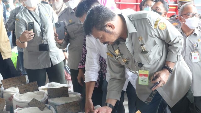 Menteri Pertanian Kunjungi Pasar Induk Beras Cipinang, Stok Banyak Dan Harga Stabil
