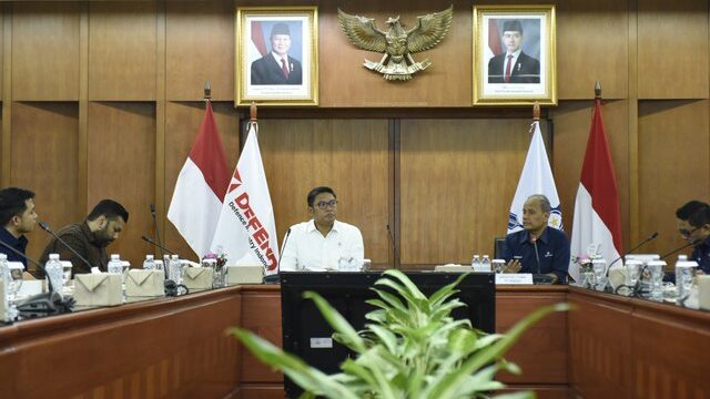 Wamentan Sudaryono Dukung PT Pindad Produksi Alsintan Demi Kemandirian Pangan Indonesia