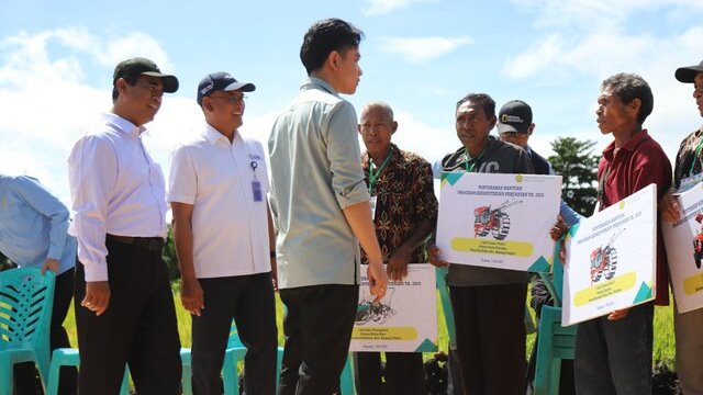 Mentan Amran Dampingi Wapres Gibran di NTT, Komitmen All Out Majukan Petani
