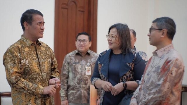 Mentan Amran Minta Dubes RI Perkuat Kerjasama Hilirisasi Kelapa di Sri Lanka