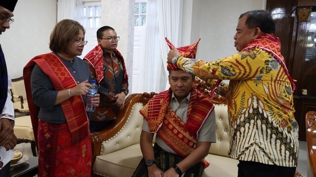 Sah Jadi Marga Sitepu, Sudaryono Menahan Tangis di Tanah Karo