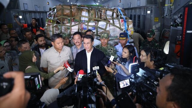 Bahu-Membahu untuk Korban Bencana di Sumatra: Mentan Amran Apresiasi Kerja Sama TNI/Polri